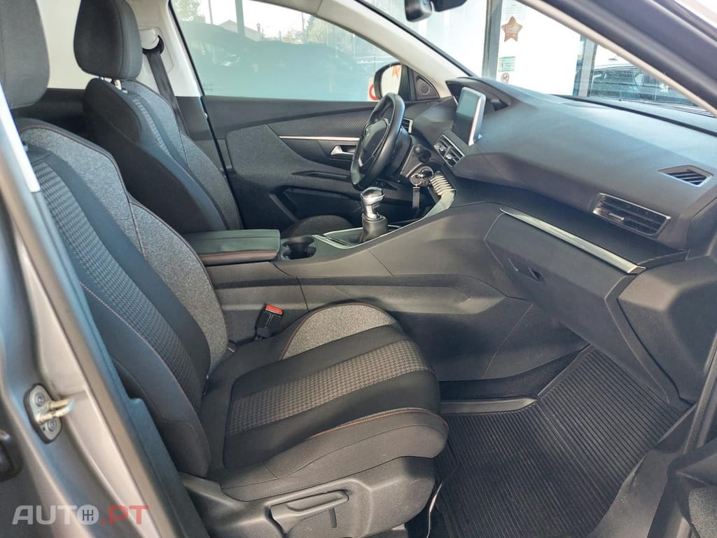 Peugeot 3008 1.5 BlueHDi Active