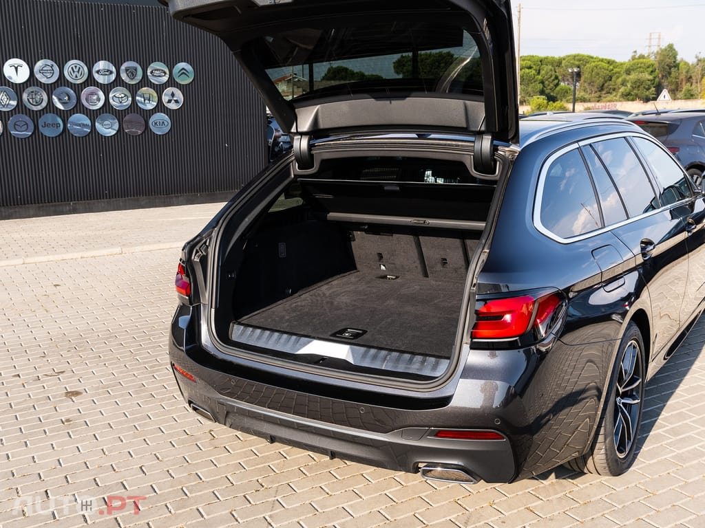 BMW 530 e Pack Desportivo M
