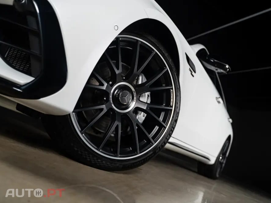 Mercedes-Benz E 53 AMG 4Matic+ SpeedshiftFT TCT 9G