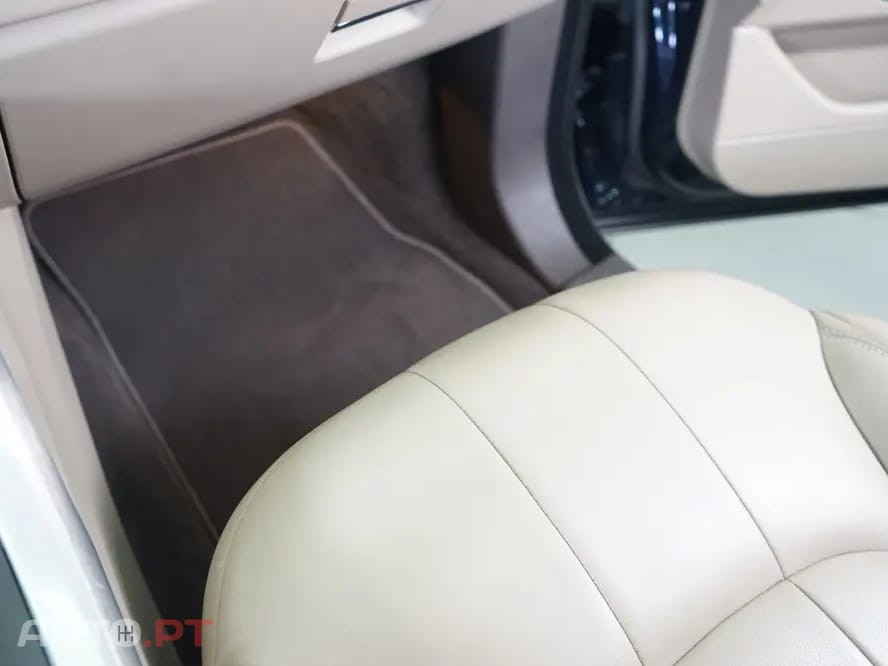 Land Rover Evoque 2.2 TD4 Pure Auto