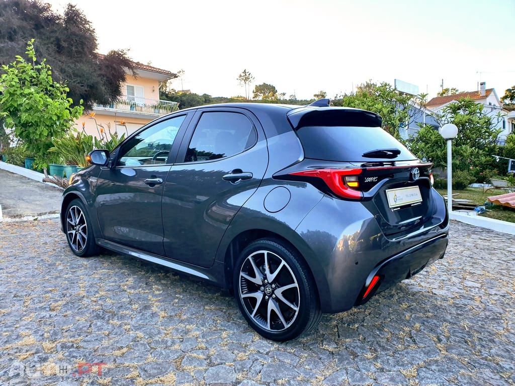 Toyota Yaris 1.5 VVT-i Hybrid Dynamic Force Luxury