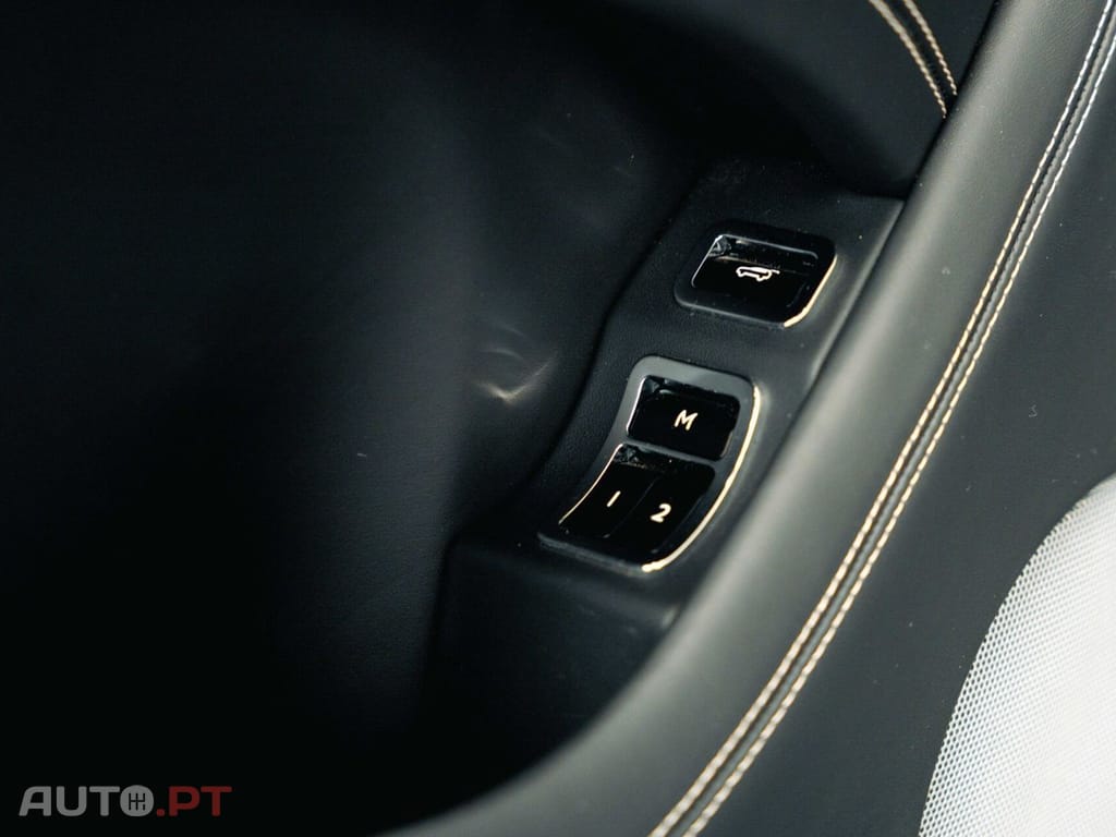 Bentley Bentayga Hybrid