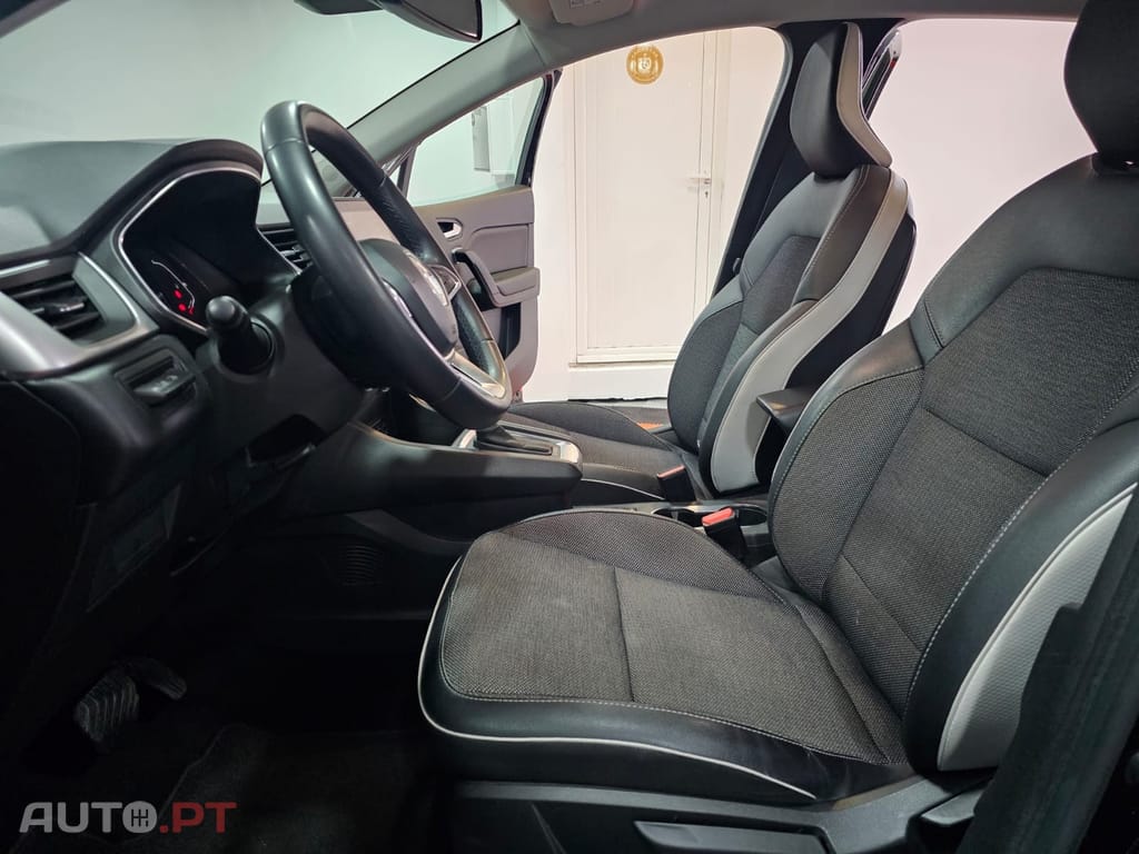 Renault Captur 1.6 E-Tech Full Hybrid Evolution