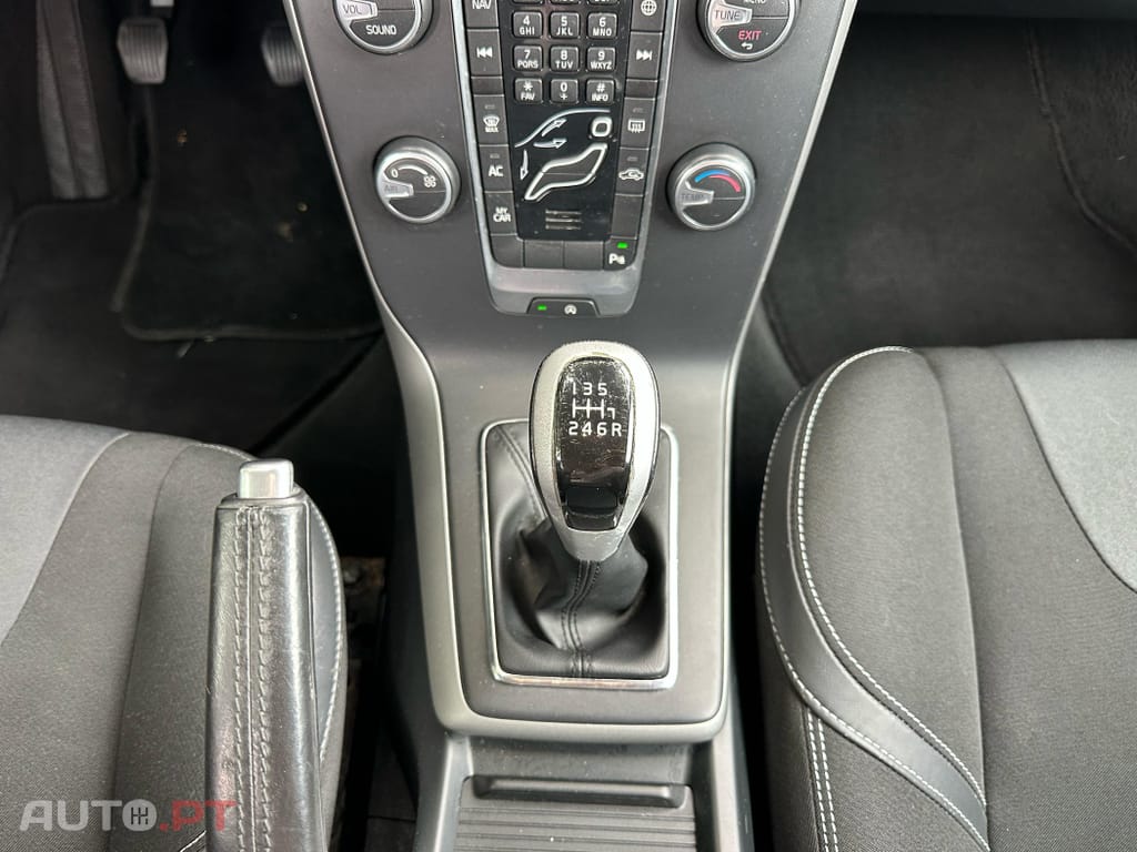 Volvo V40 2.0 D2 Momentum Eco