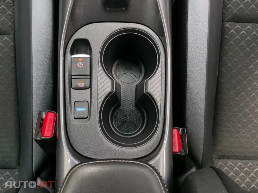 Nissan Juke 1.6 Hybrid N-Design Black
