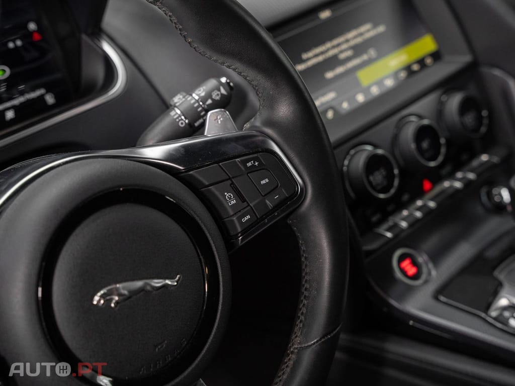 Jaguar F-Type 2.0 i4 R-Dynamic Black