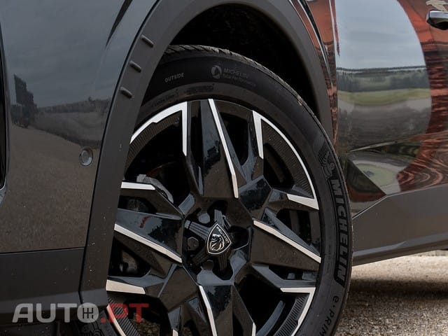 Peugeot 3008 1.2 Hybrid Allure e-DCS6