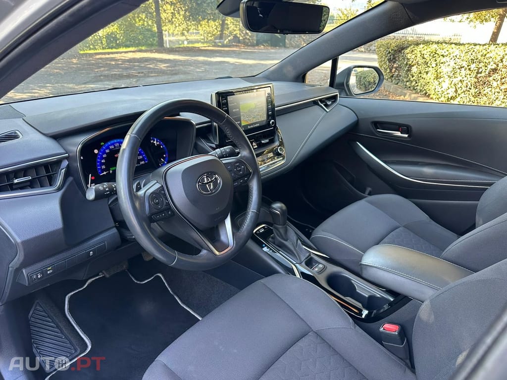 Toyota Corolla 2.0 Hybrid Square Collection