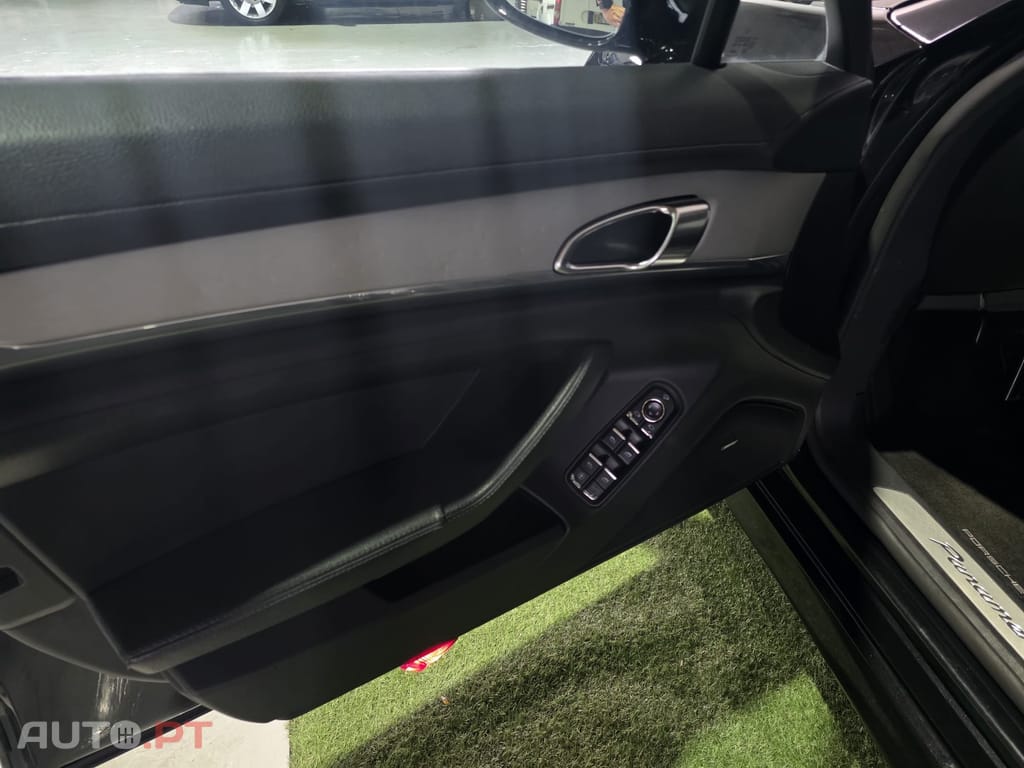 Porsche Panamera Platinum Edition