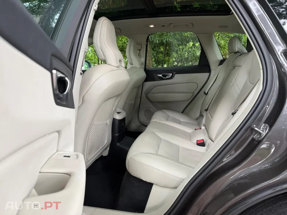 Volvo XC60 2.0 T6 PHEV Inscription Expression AWD
