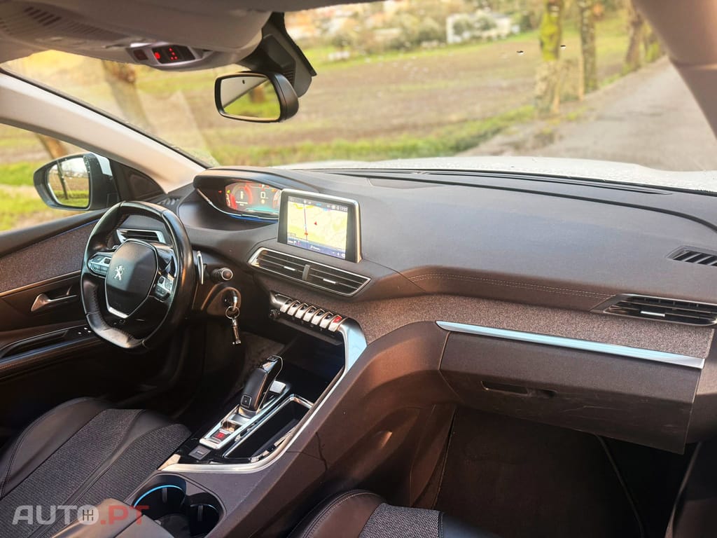 Peugeot 3008 1.2 PureTech Allure EAT6