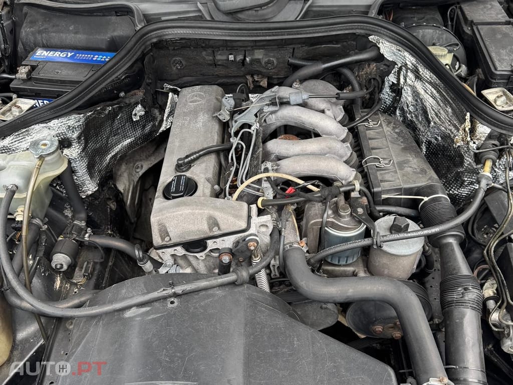 Mercedes-Benz 200 200D