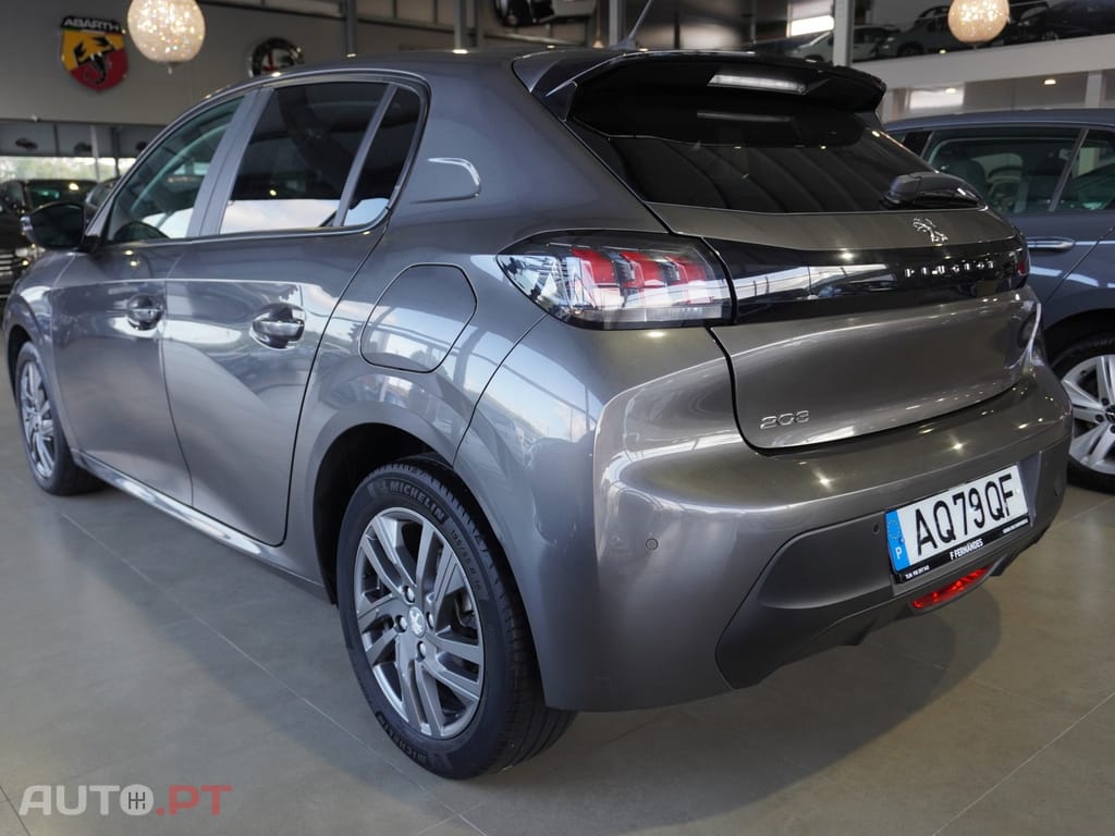 Peugeot 208 1.5 BlueHDi — fotografia 4
