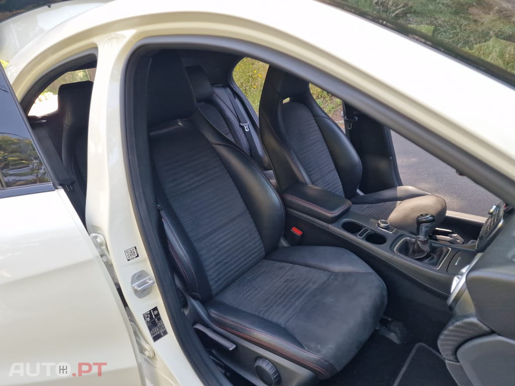 Mercedes-Benz A 180 d AMG Line