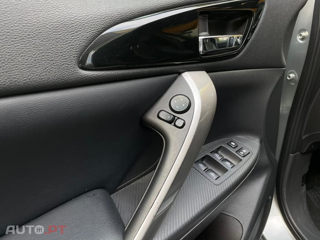 Mitsubishi Eclipse Cross 2.4 Plus Select 4WD hYBRID 