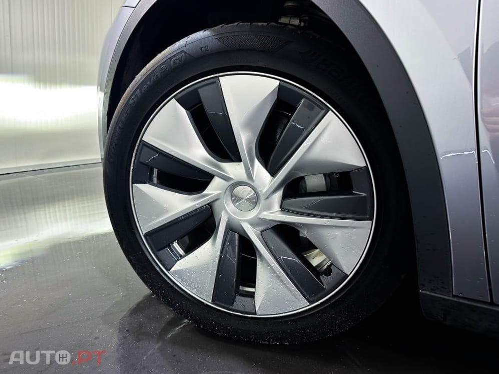 Tesla Model Y Long Range Dual Motor AWD