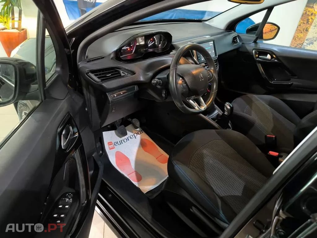 Peugeot 208  Puretech 82 Start Stop Style