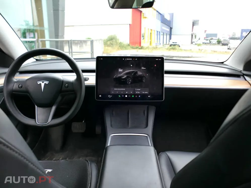 Tesla Model 3 Tração Traseira