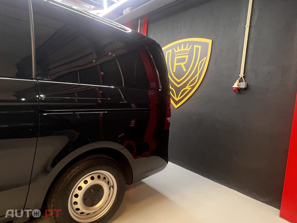 Mercedes-Benz Vito Extra-Longa Aut. SHUTTLE