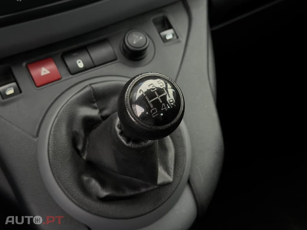 Peugeot Partner 1.6 HDI  5 LUGARES