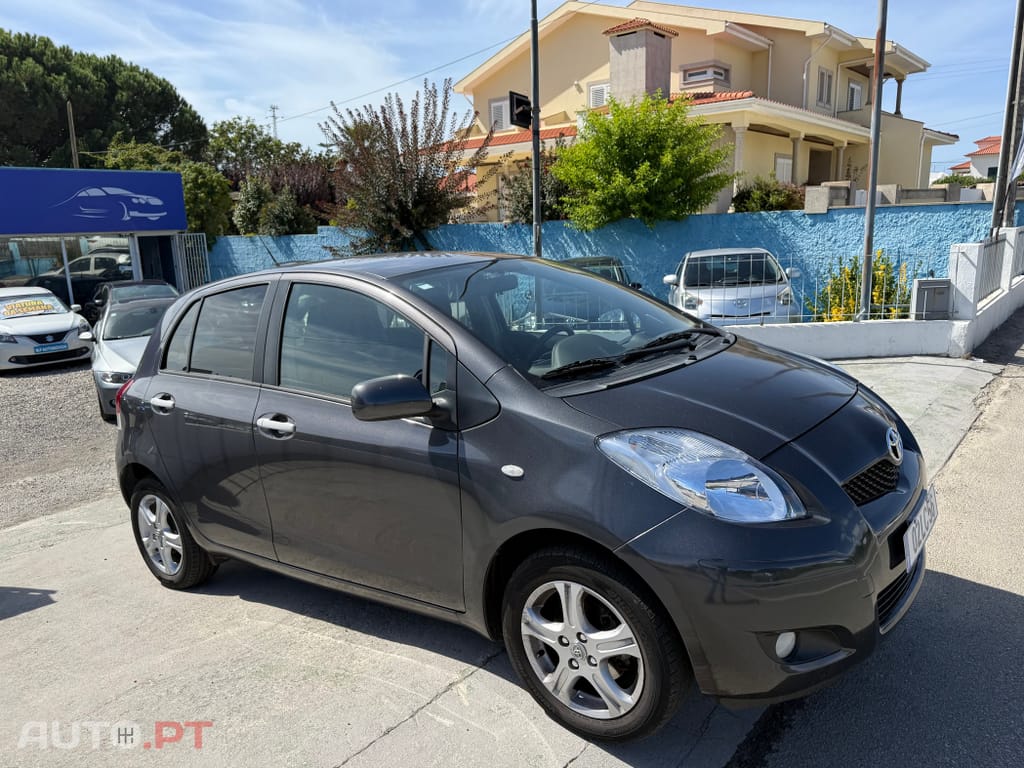 Toyota Yaris 1.0 VVT-i AC Manual
