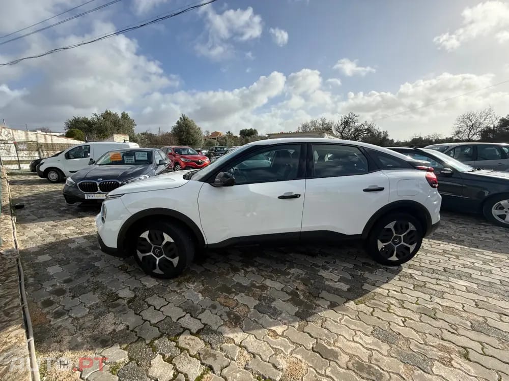 Citroen C4 Outro