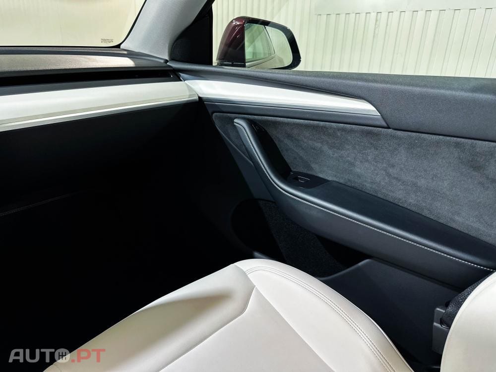 Tesla Model Y Standard