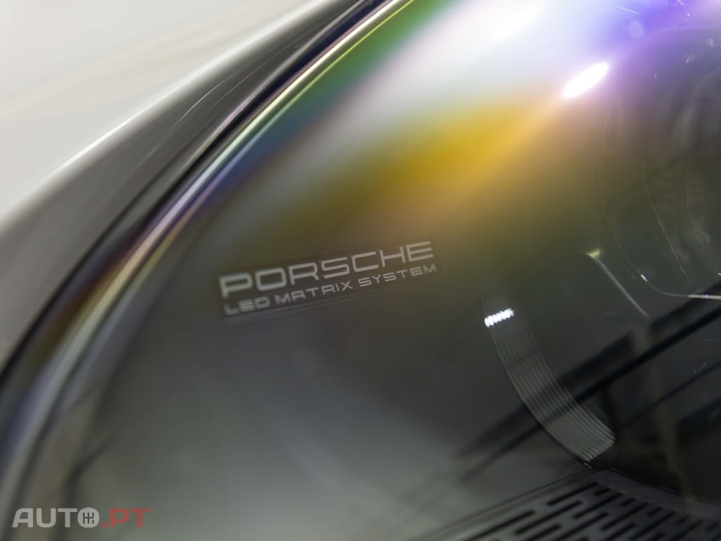 Porsche 911 Carrera 4 GTS Cabriolet