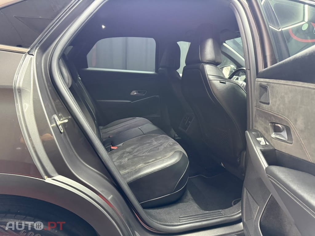 DS DS7 Crossback E-Tense Performance Line EAT8