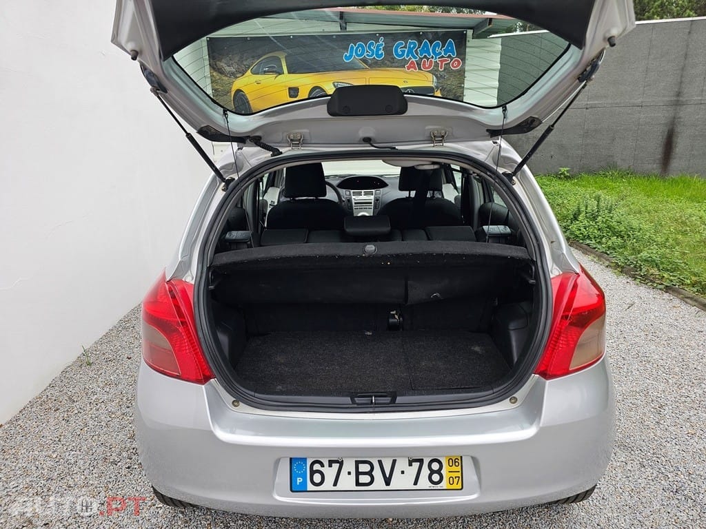 Toyota Yaris 1.0 VVT-i AC Manual