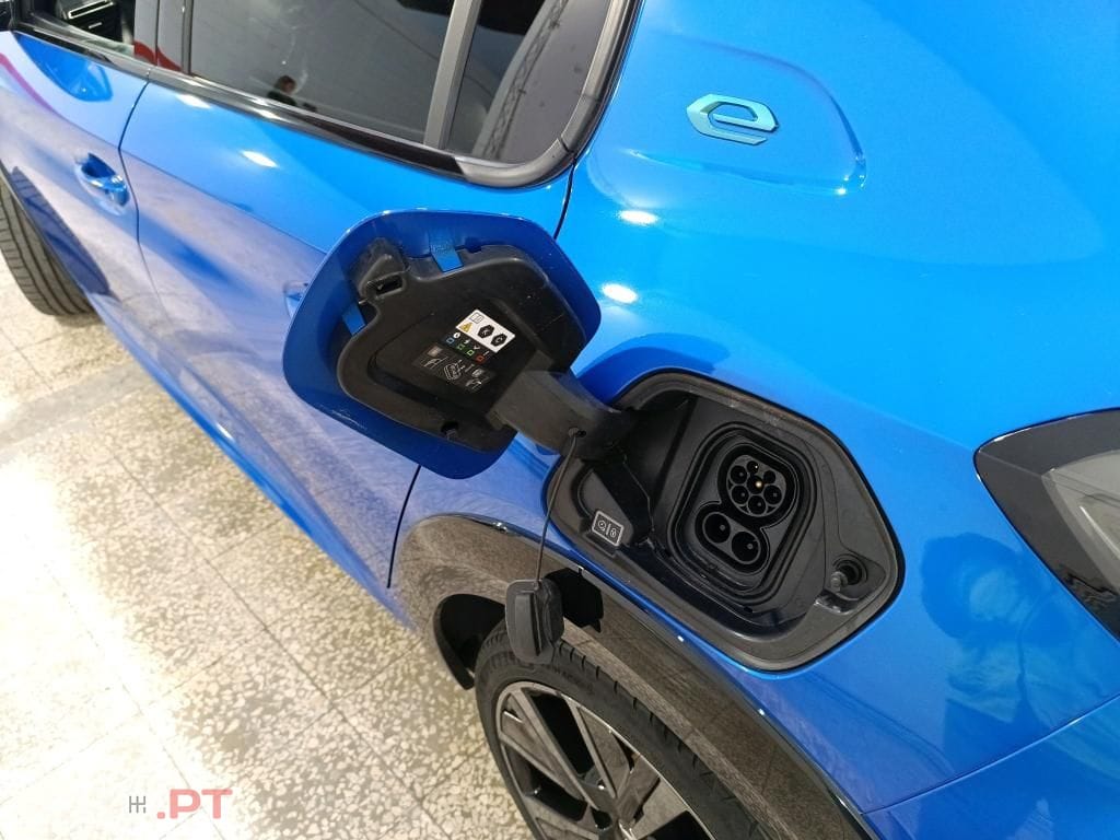 Peugeot E-208 50 kWh GT