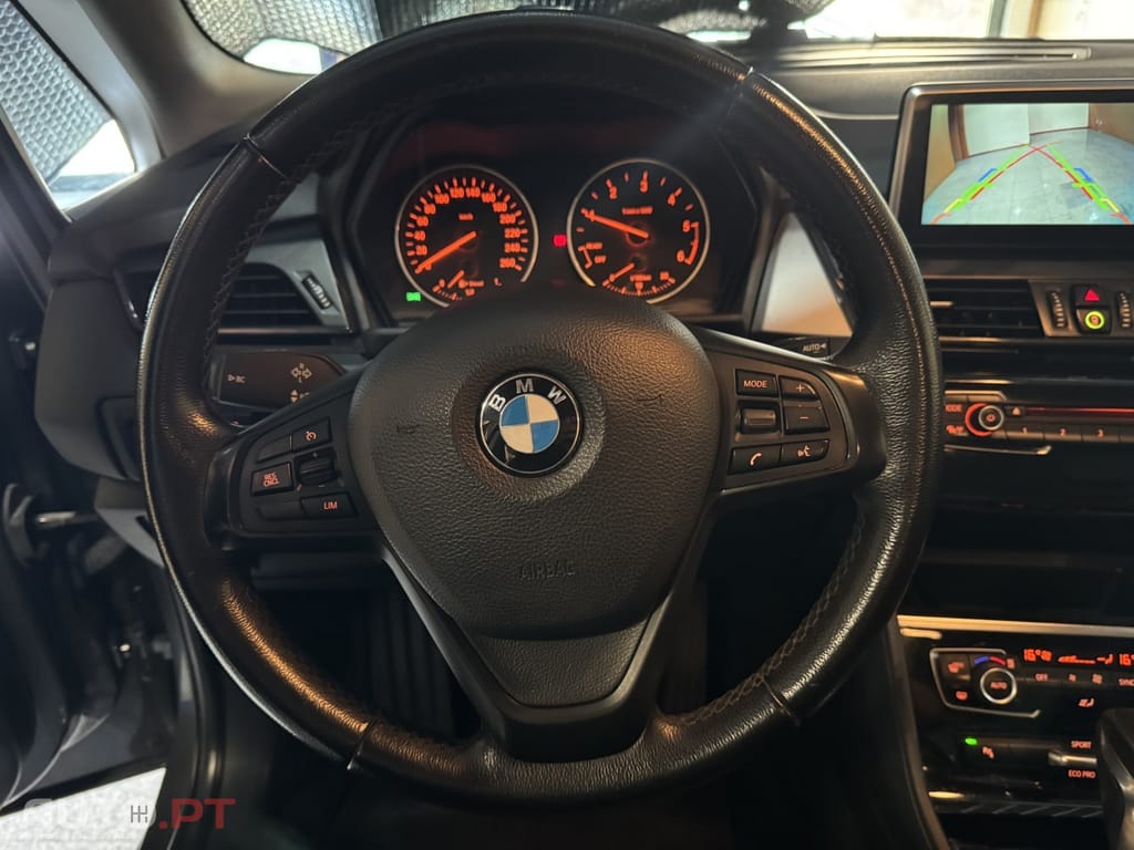 BMW 216 d Line Luxury Auto — fotografia 9