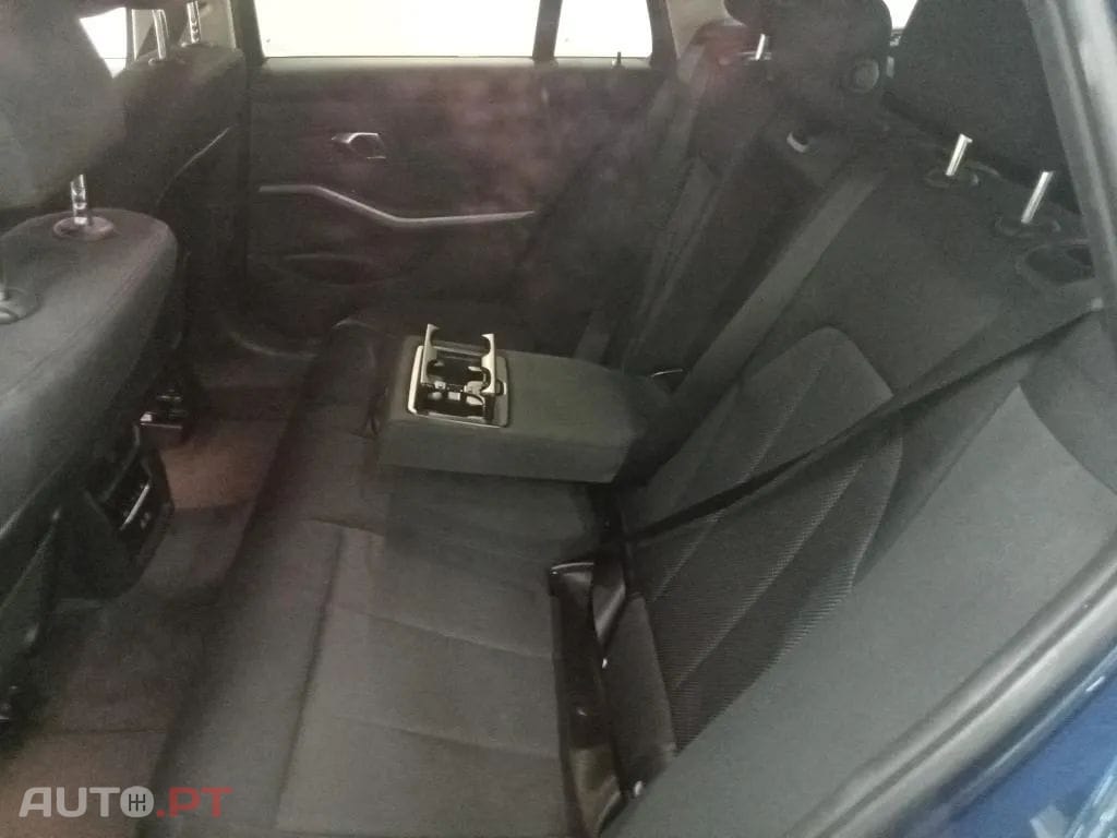 BMW 320 e Touring Auto