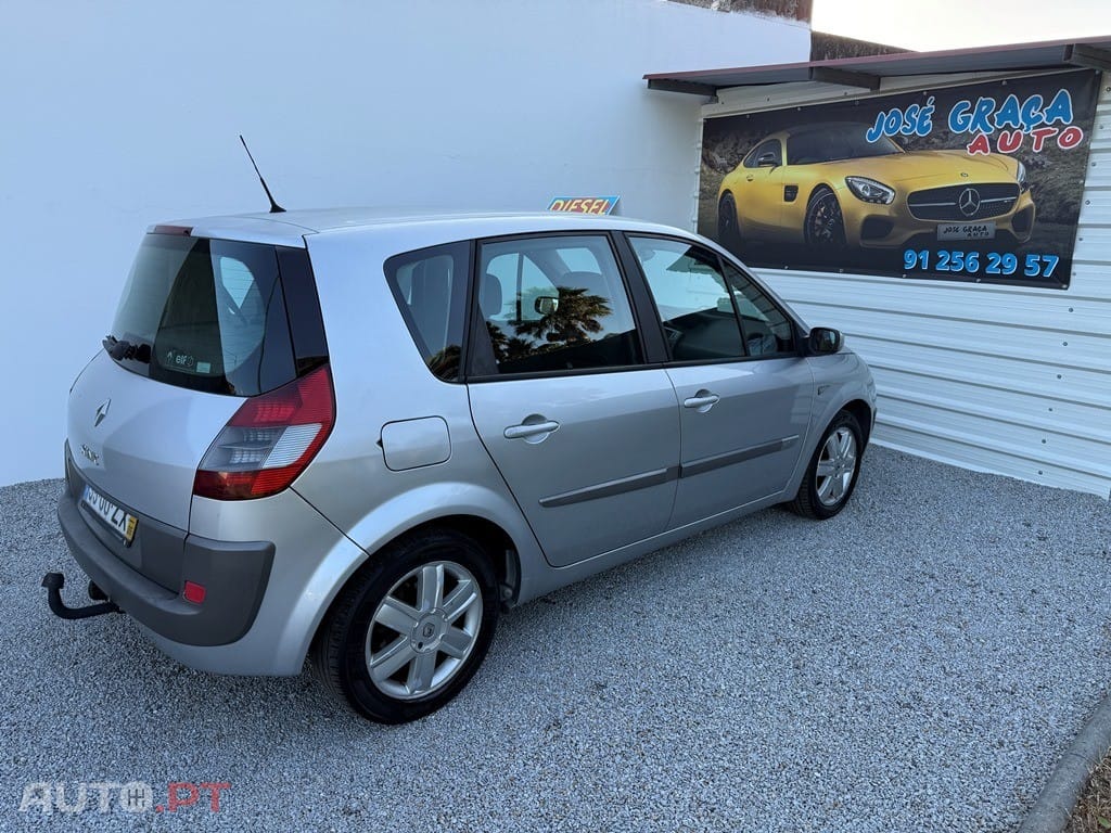 Renault Scénic 1.5 dCi Confort — fotografia 4