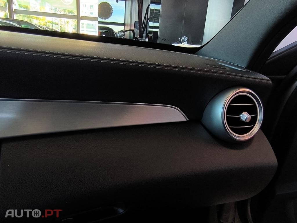 Mercedes-Benz C 300 BlueTEC Hybrid AMG Line