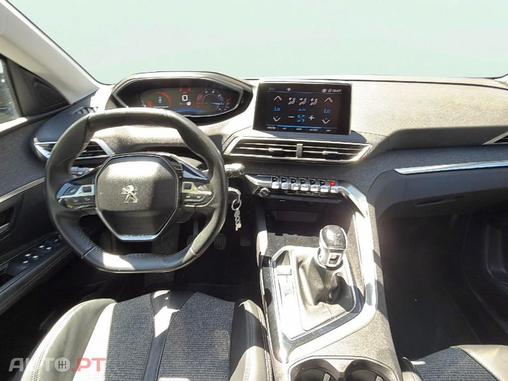 Peugeot 3008 1.5 BlueHDi Allure