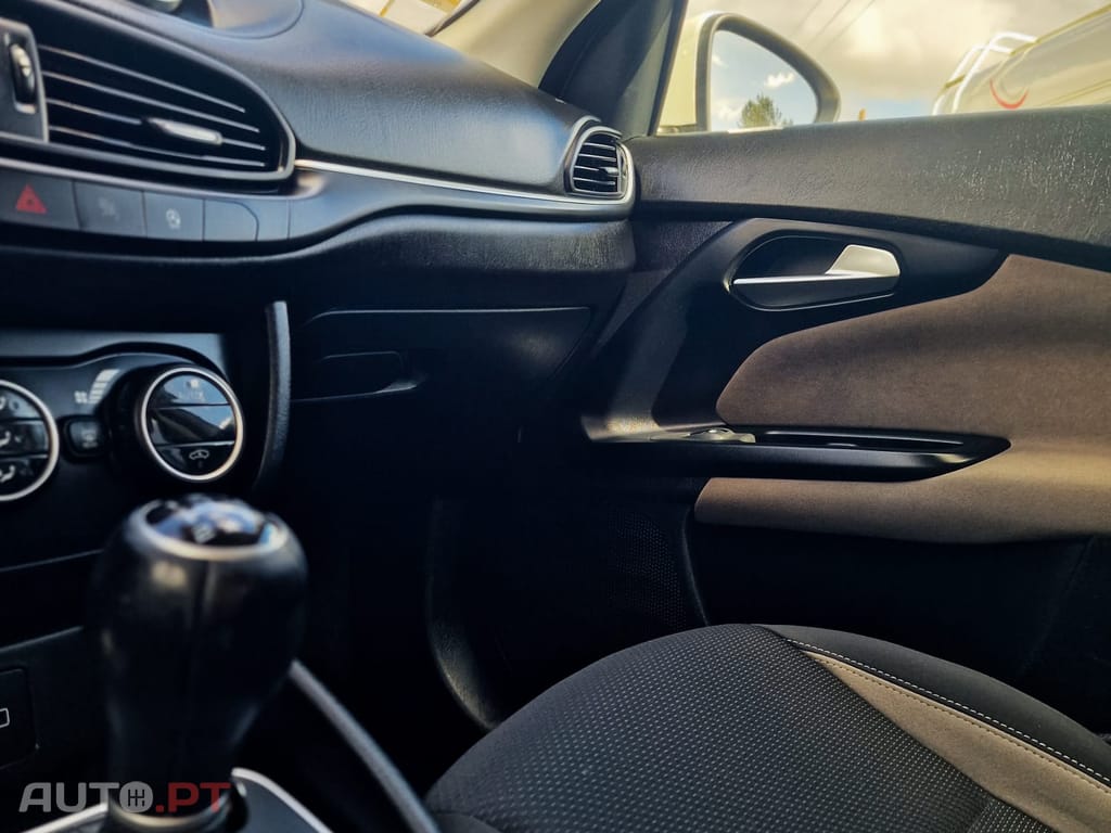 Fiat Tipo 1.3 M-Jet Lounge Hatchback