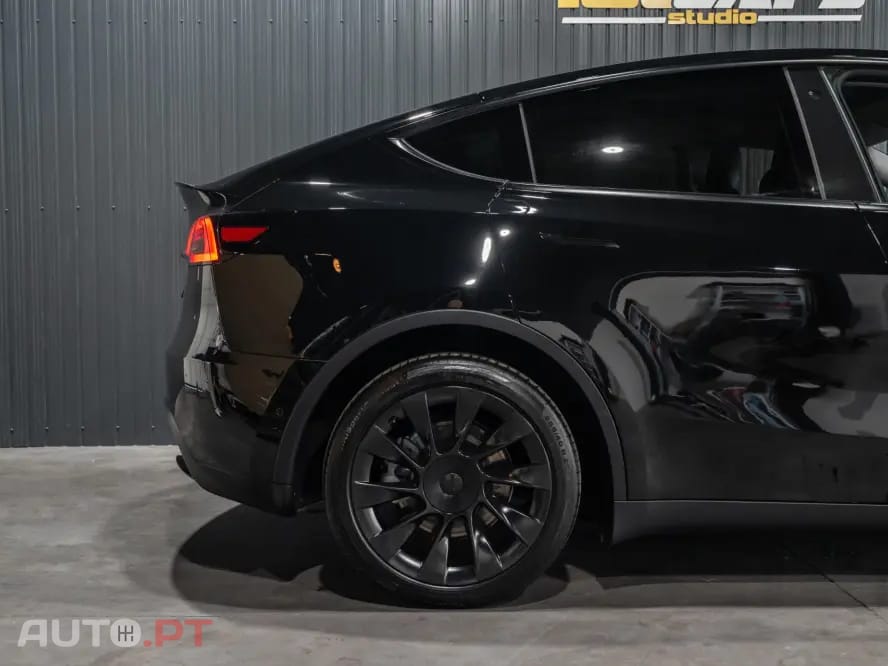 Tesla Model Y Long Range Dual Motor AWD