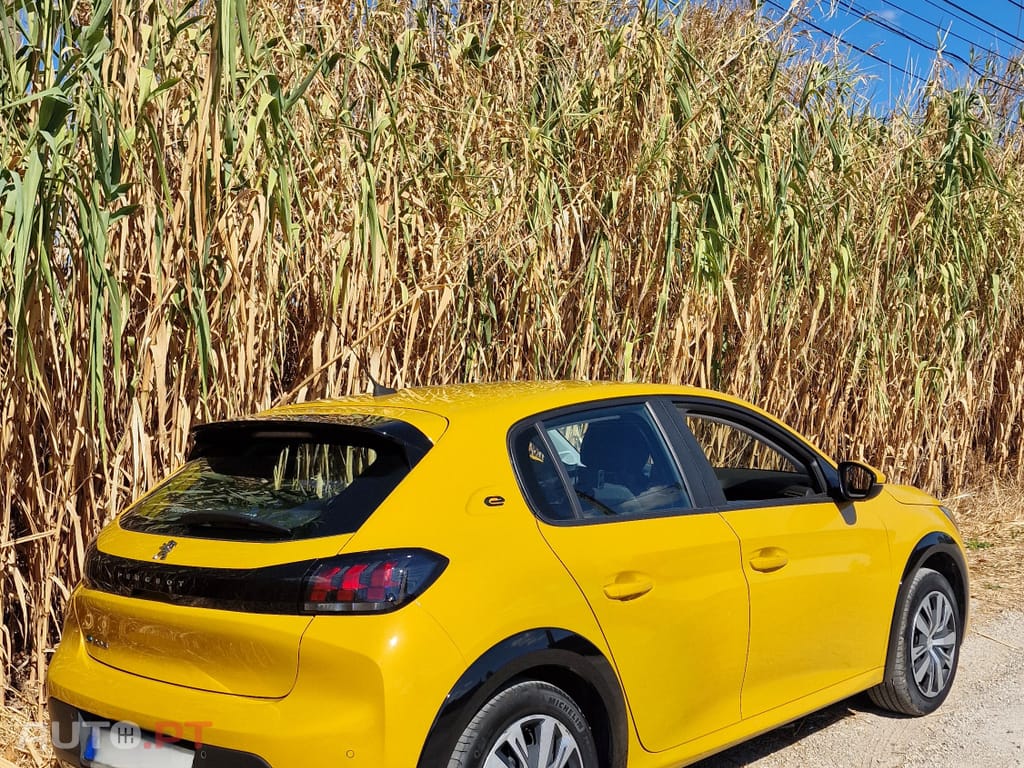 Peugeot E-208 Active Pack