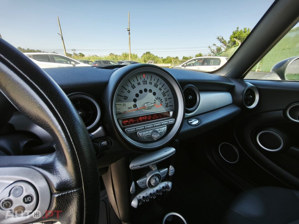 MINI Cooper Cooper D