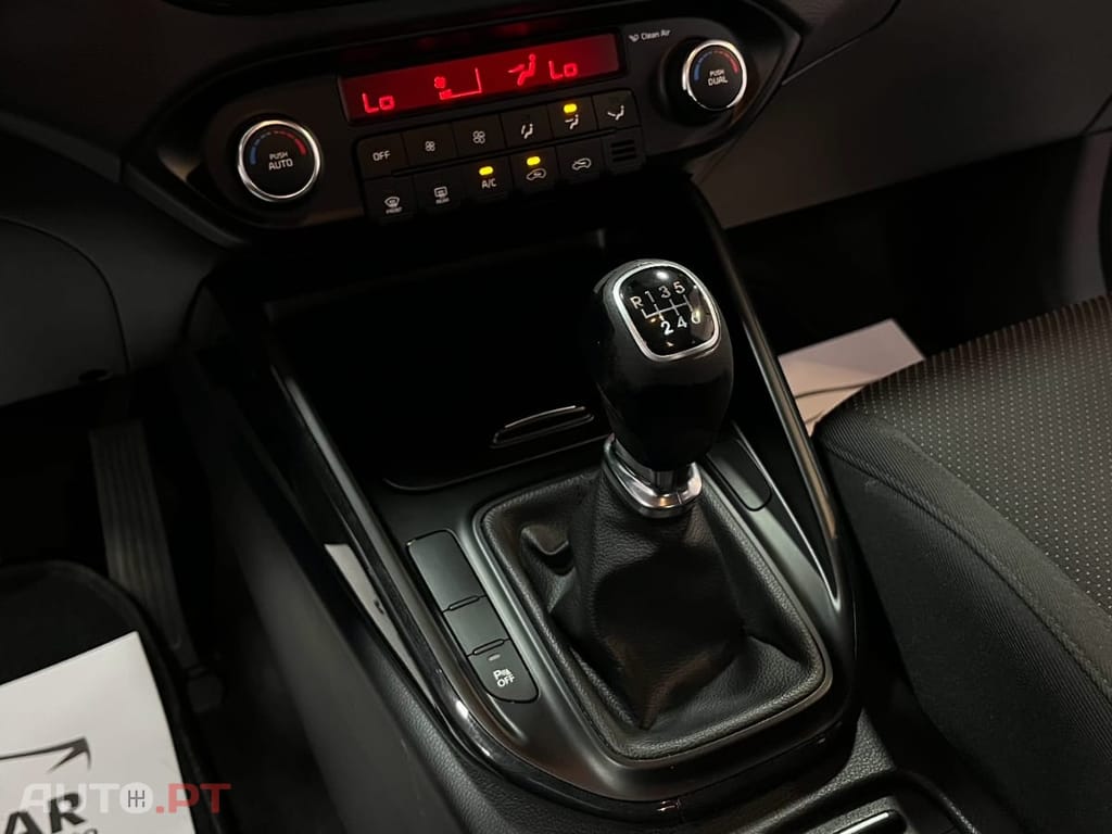 Kia Carens 1.7 CRDi ISG TX
