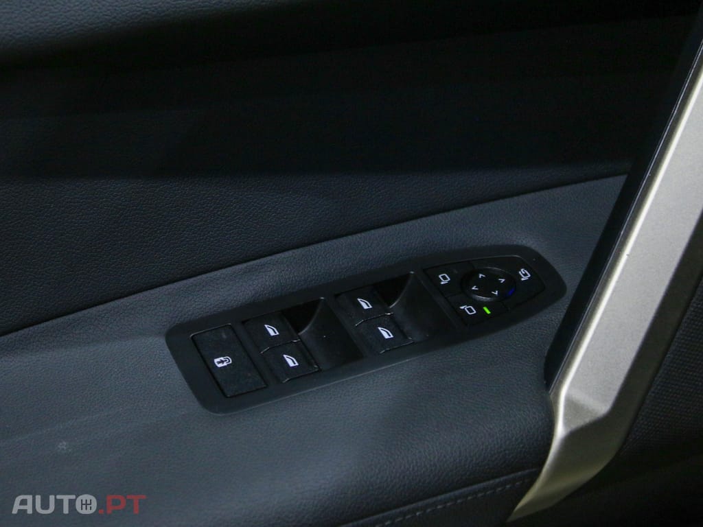 BMW iX xDrive 40 Pack Desportivo