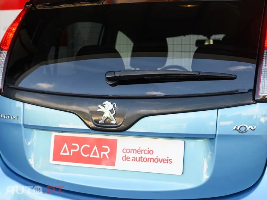 Peugeot iOn Active