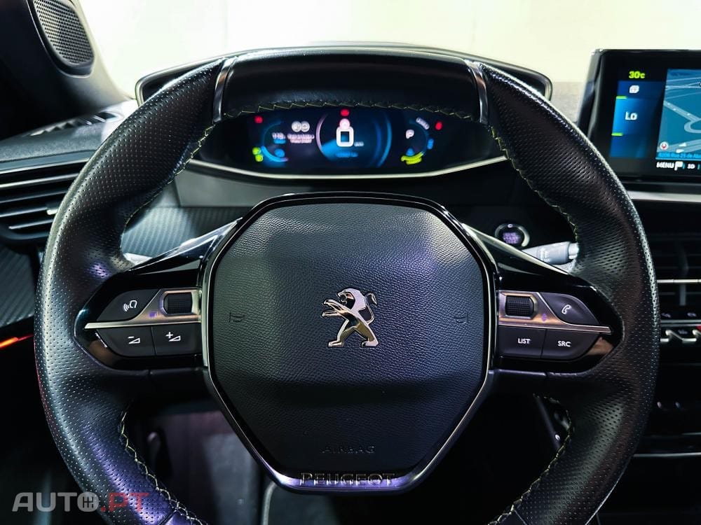 Peugeot E-2008 50 kWh GT