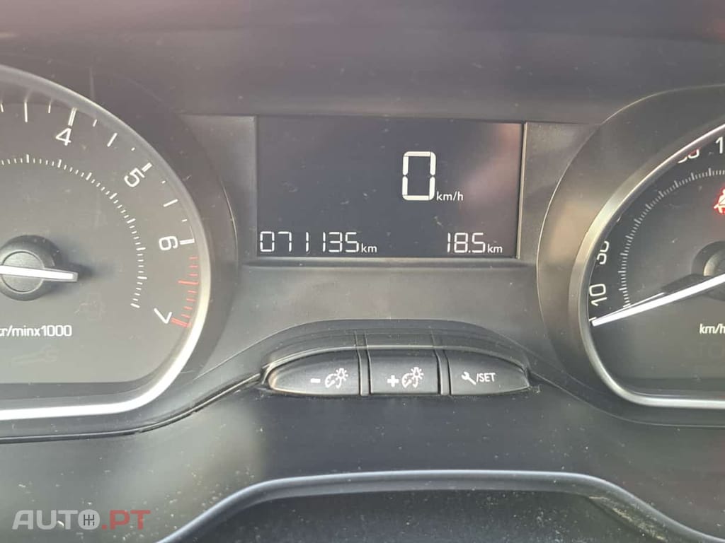 Peugeot 208 1,2 Signature