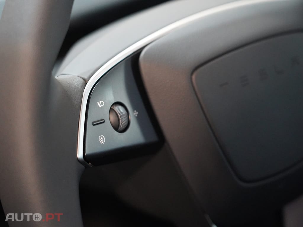 Tesla Model 3 Tração Traseira