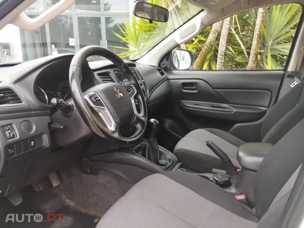 Mitsubishi L200 2.3 DI-D Space Cab Invite 4WD