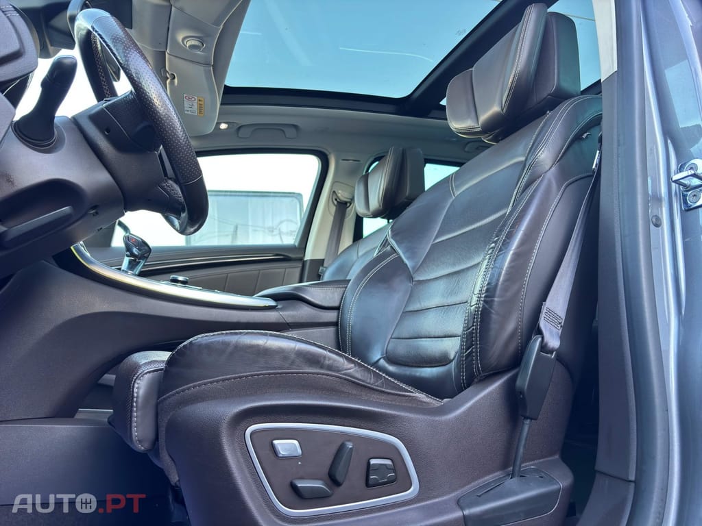 Renault Espace 1.6 dCi Initiale Paris EDC