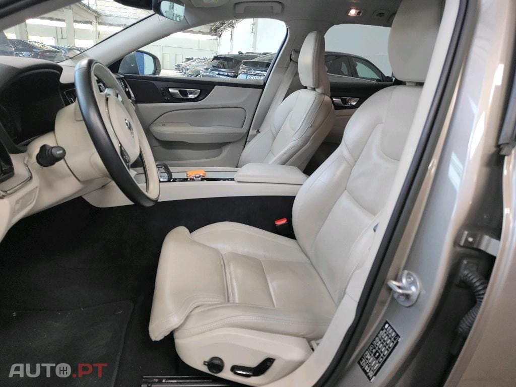 Volvo V60 Cross Country 2.0 B4 Geartronic