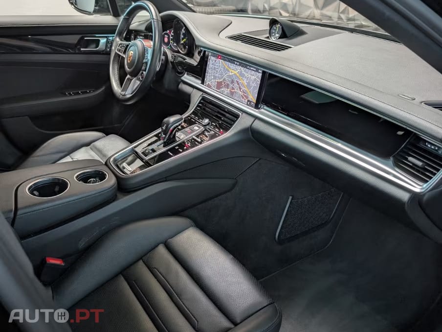 Porsche Panamera 4 E-Hybrid